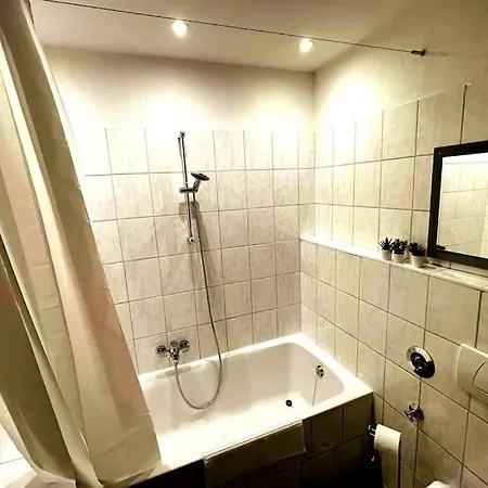 Apartamento Cozy Next To Center & Fair *